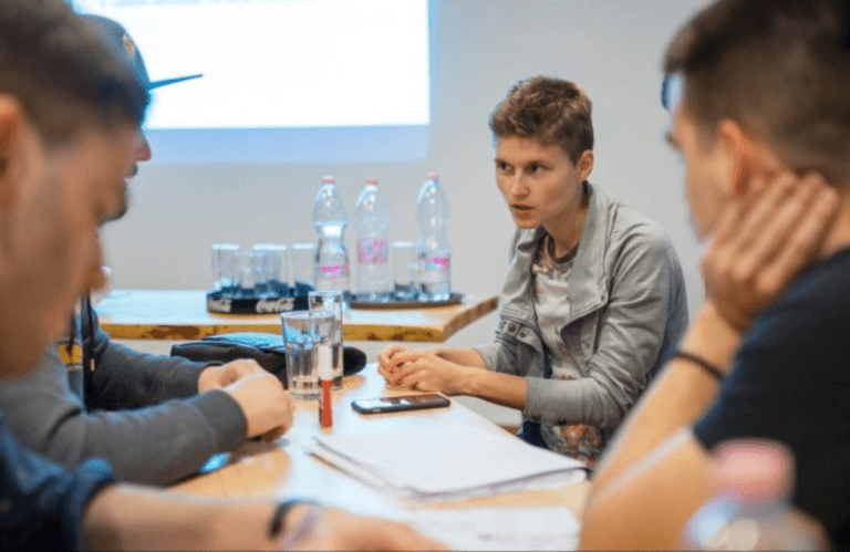 Jangan Sampai Lewatkan 10 Contoh Pertanyaan Interview UX Researcher Berikut Ini